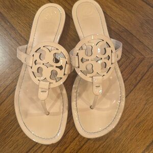 Tory Burch Women's PINK PATENT Sandals will last 2 more years easy great shoes